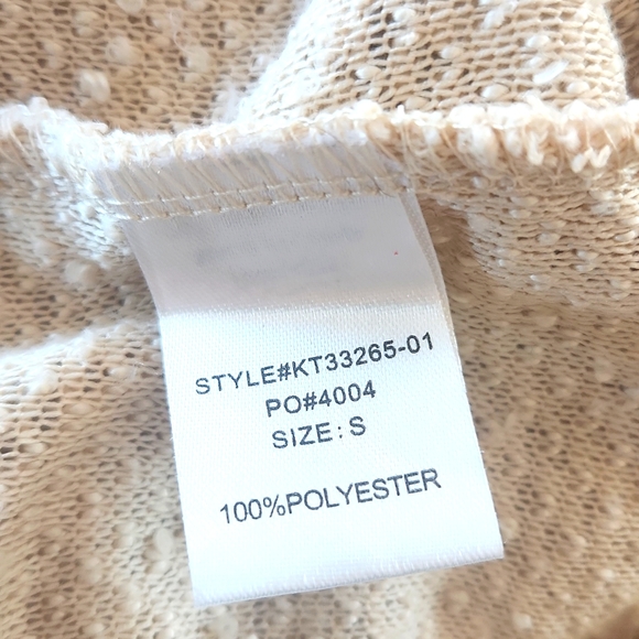 NWOT..Cold Shoulder sweater - Picture 6 of 8